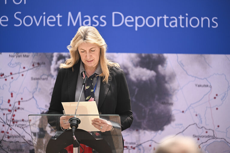 Photo 7: Commemoration of the Victims of Soviet Mass Deportations