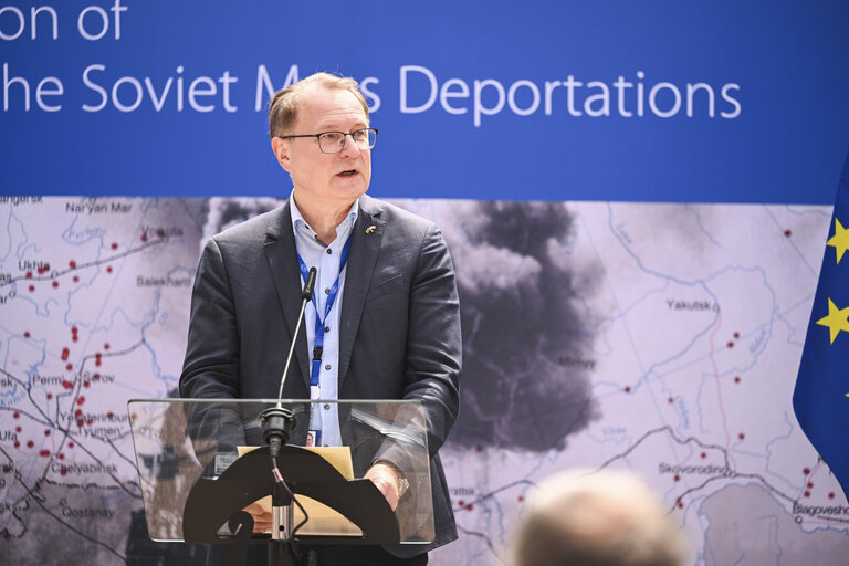 Photo 8: Commemoration of the Victims of Soviet Mass Deportations