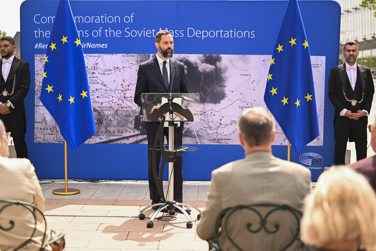 Photo 17: Commemoration of the Victims of Soviet Mass Deportations