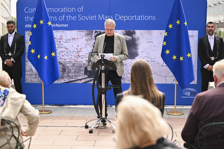 Photo 25: Commemoration of the Victims of Soviet Mass Deportations