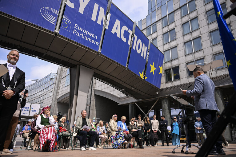 Photo 2: Commemoration of the Victims of Soviet Mass Deportations