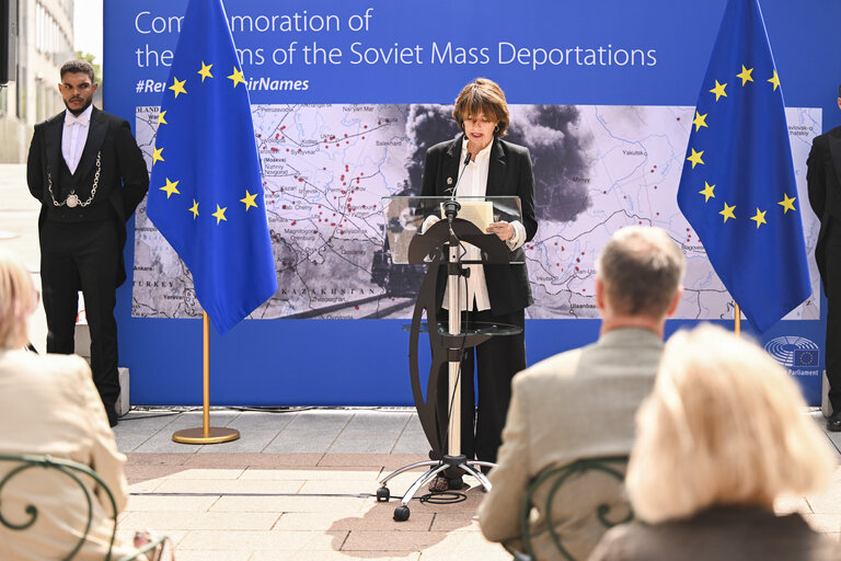 Photo 3: Commemoration of the Victims of Soviet Mass Deportations