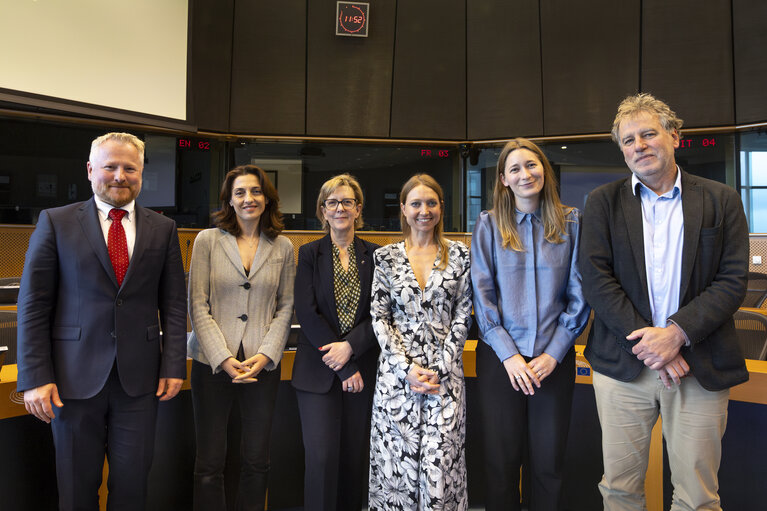 Suriet 1: ECON trilogue on CMDI package