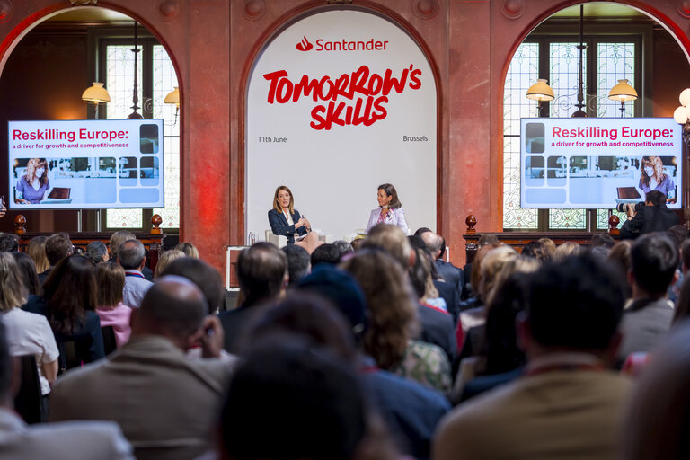 Foto 5: Fireside chat with Roberta METSOLA, EP President and Ana BOTIN, Executive Director of Banco Santander