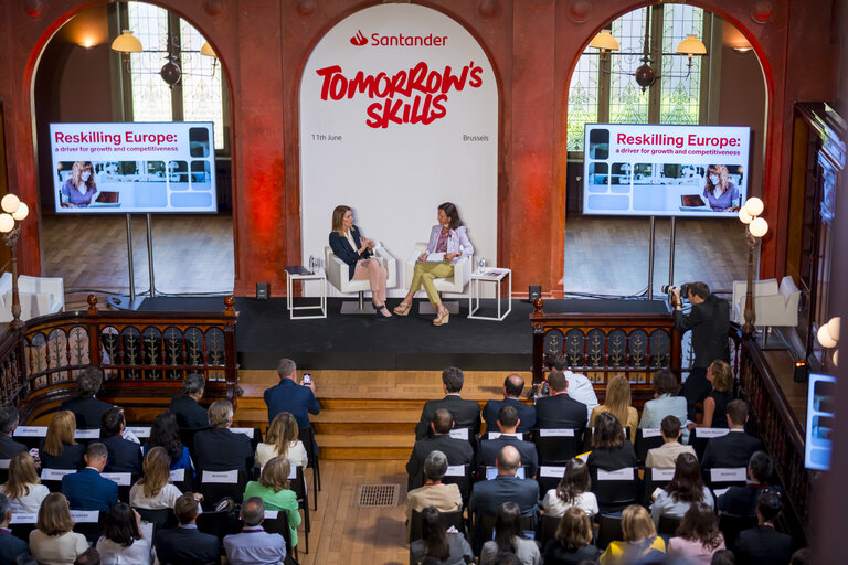 Foto 3: Fireside chat with Roberta METSOLA, EP President and Ana BOTIN, Executive Director of Banco Santander