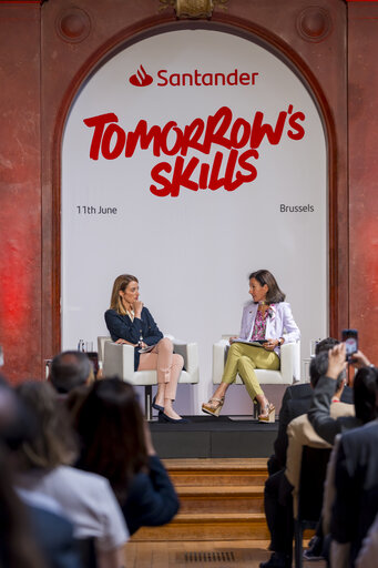 Foto 7: Fireside chat with Roberta METSOLA, EP President and Ana BOTIN, Executive Director of Banco Santander