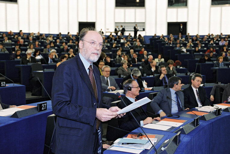 Election of Pat COX as new EP President during a plenary session in Strasbourg