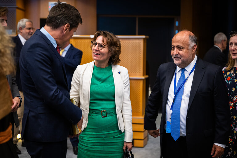 ENVI trilogue - One substance, one assessment package