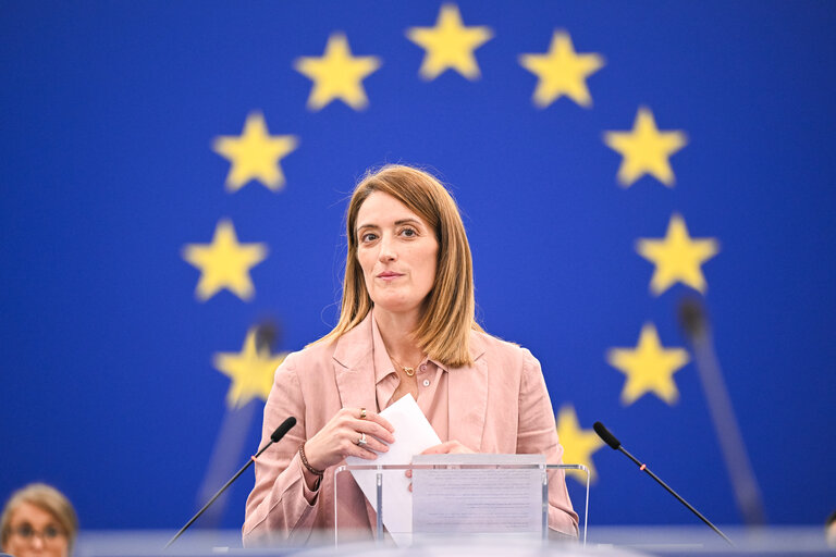 Fotografie 32: EP Plenary session - Resumption of session and order of business
