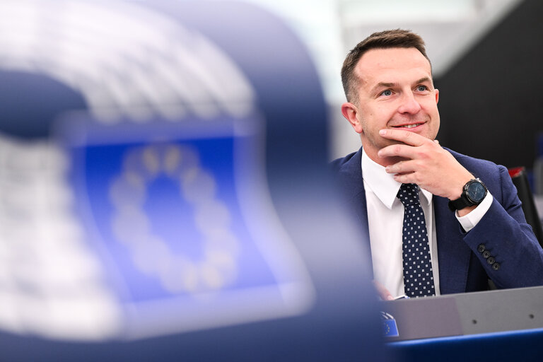 Fotografie 34: EP Plenary session - Resumption of session and order of business