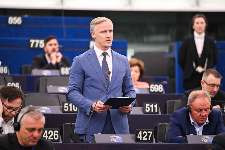 Fotografie 15: EP Plenary session - Resumption of session and order of business