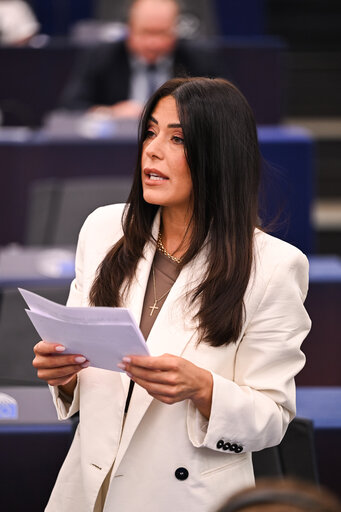 Fotografie 10: EP Plenary session - Resumption of session and order of business