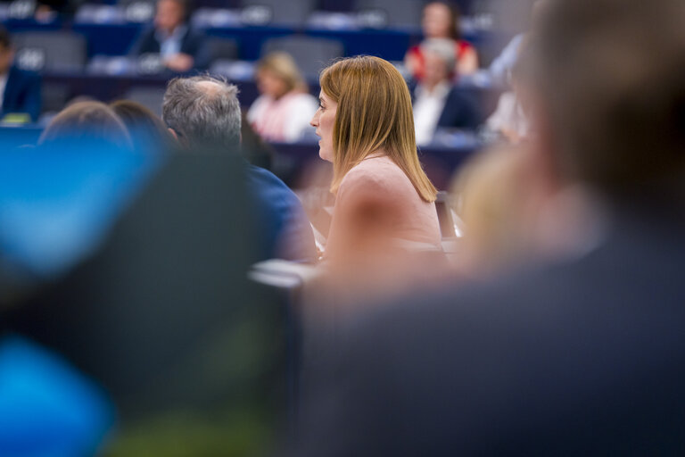 Fotografie 13: EP Plenary session - Resumption of session and order of business