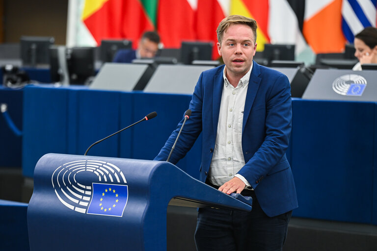 Fotografie 50: EP Plenary session - Implementation report on the Recovery and Resilience Facility