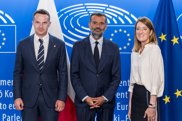 LEX signing ceremony in the presence of Roberta METSOLA, EP President and Adam SZLAPKA, Minister for the European Union on behalf of the Polish Presidency