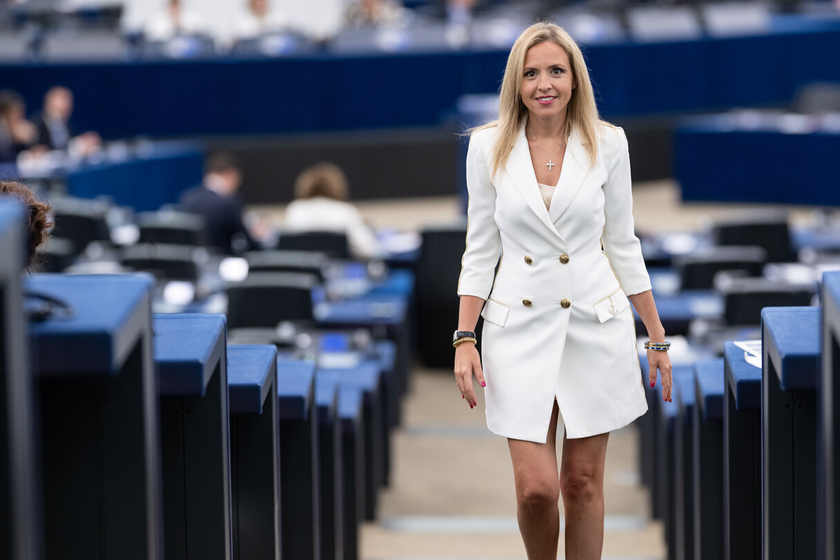 Silvia SARDONE in the EP in Strasbourg