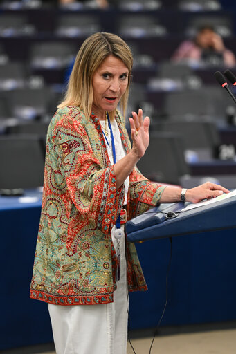 Fotogrāfija 14: EP Plenary session - EU framework conditions for competitive, efficient and sustainable public transport services at all levels