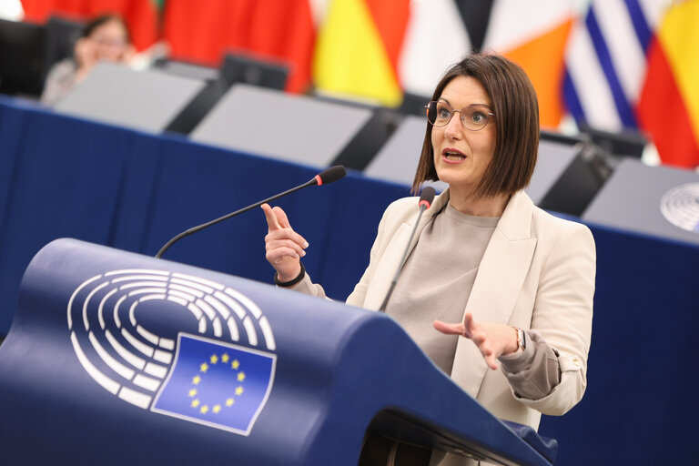 Suriet 25: EP Plenary session - Latest developments on the revision of the air passenger rights and airline liability regulations