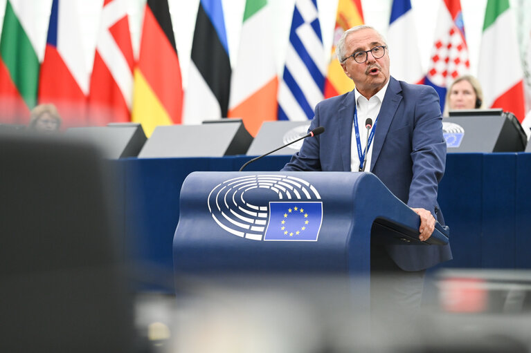Снимка 37: EP Plenary session - Electricity grids: the backbone of the EU energy system