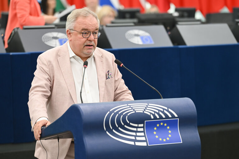 Снимка 25: EP Plenary session - Electricity grids: the backbone of the EU energy system