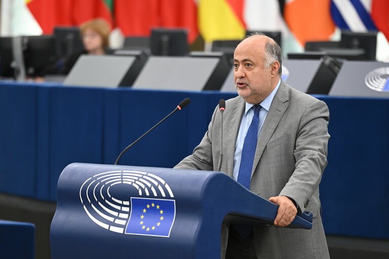 Снимка 11: EP Plenary session - Electricity grids: the backbone of the EU energy system