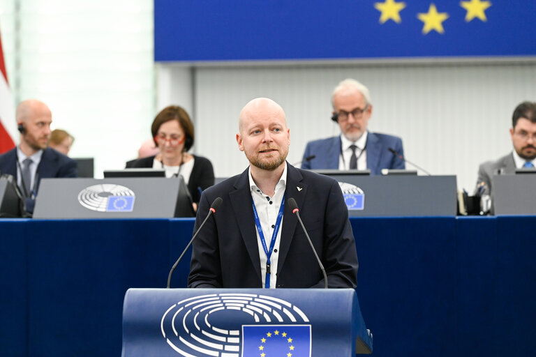 EP Plenary session - Digital Markets, Digital Euro, Digital Identities: economical stimuli or trends toward dystopia
