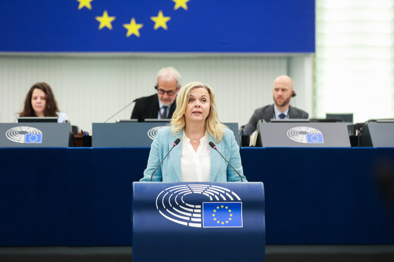 EP Plenary session - Institutional and political implications of the EU enlargement process and global challenges