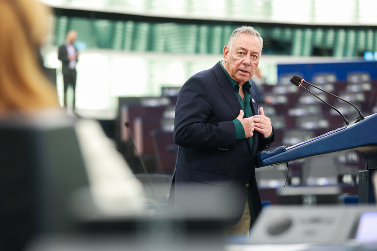 EP Plenary session - Institutional and political implications of the EU enlargement process and global challenges