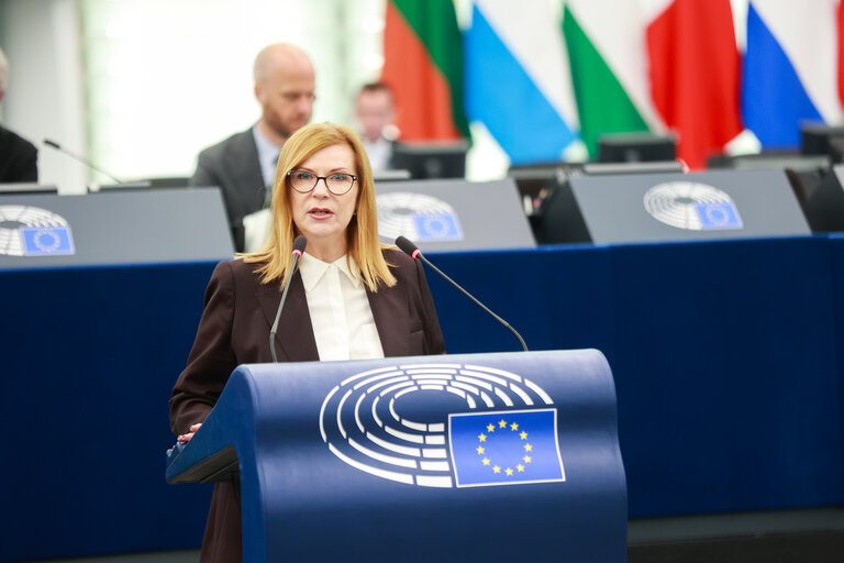 Photo 37: EP Plenary session - Institutional and political implications of the EU enlargement process and global challenges