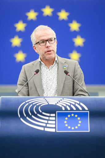 EP Plenary session - Institutional and political implications of the EU enlargement process and global challenges