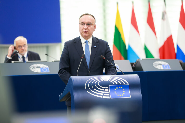 Photo 20: EP Plenary session - Institutional and political implications of the EU enlargement process and global challenges