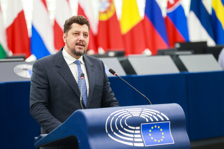 Photo 26: EP Plenary session - Institutional and political implications of the EU enlargement process and global challenges