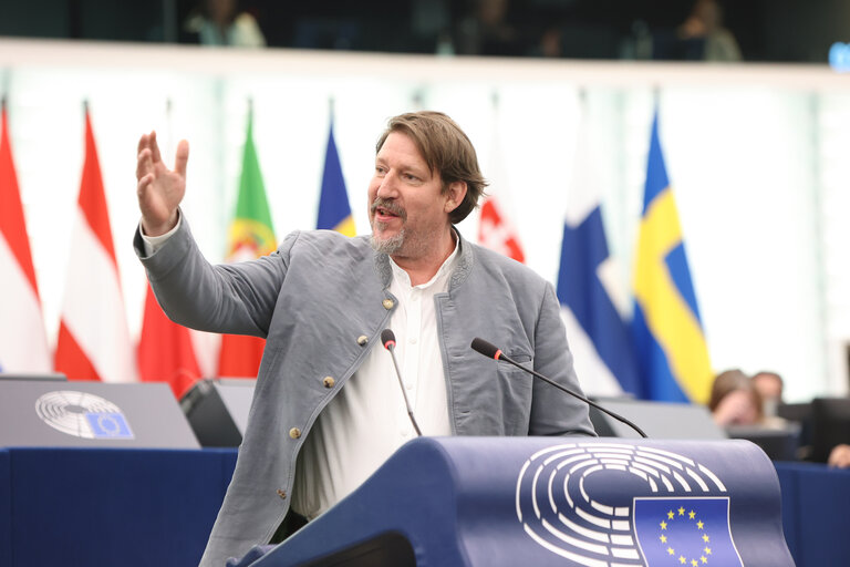EP Plenary session - Protecting bees: advancing the EU's New Deal for Pollinators