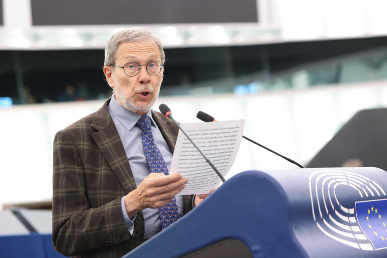 Foto 13: EP Plenary session - Protecting bees: advancing the EU's New Deal for Pollinators