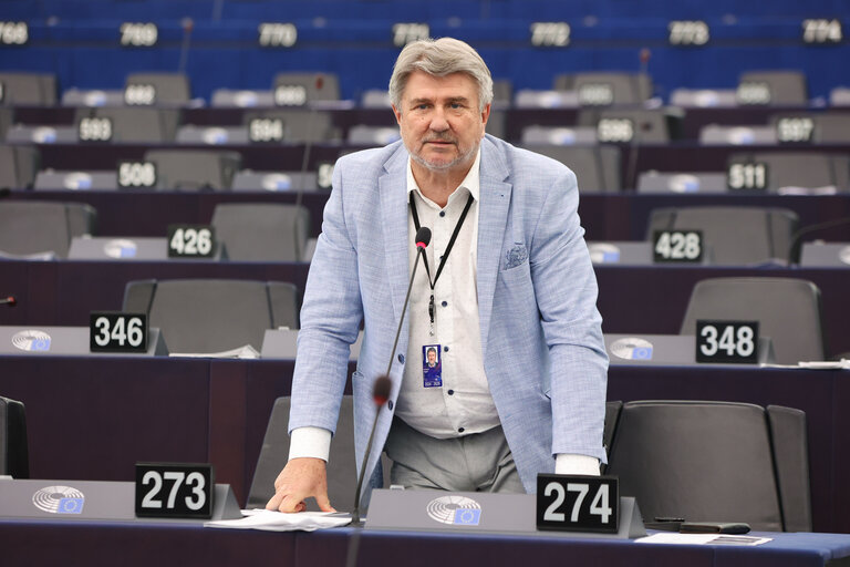 EP Plenary session - Protecting bees: advancing the EU's New Deal for Pollinators