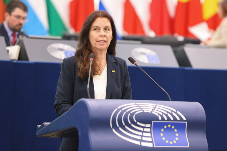 EP Plenary session - Protecting bees: advancing the EU's New Deal for Pollinators