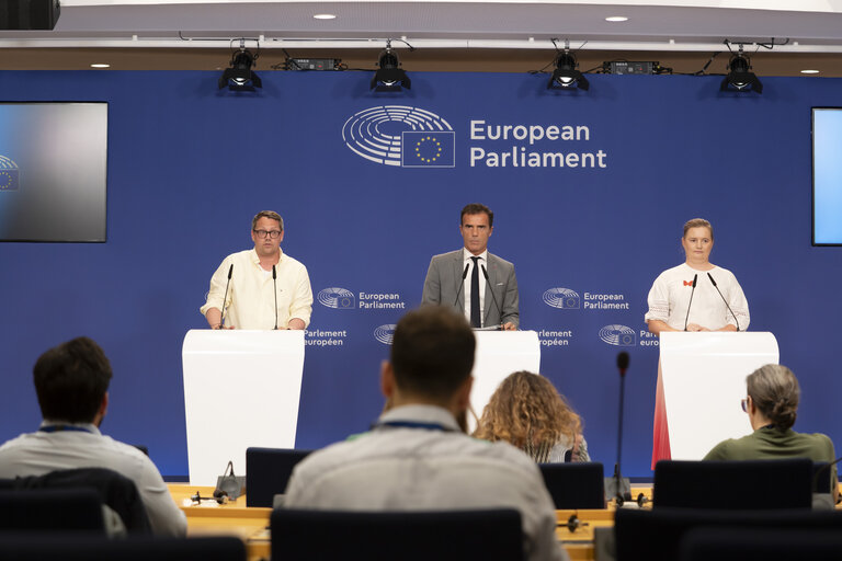 Foto 6: Press conference on the reaction to the cancellation of the last trilogue on Green Claims Directive