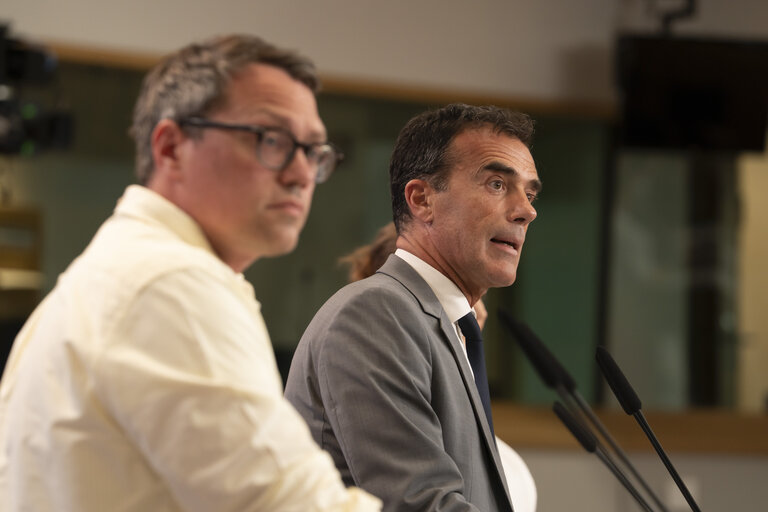 Foto 16: Press conference on the reaction to the cancellation of the last trilogue on Green Claims Directive