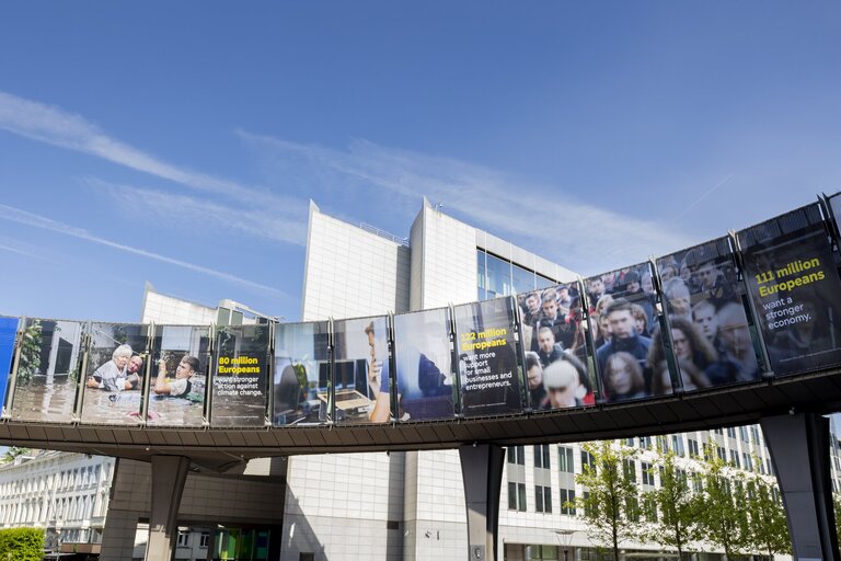 Outside view of the EP headquarters in Brussels - Change of Skywalk – EU long-term budget campaign