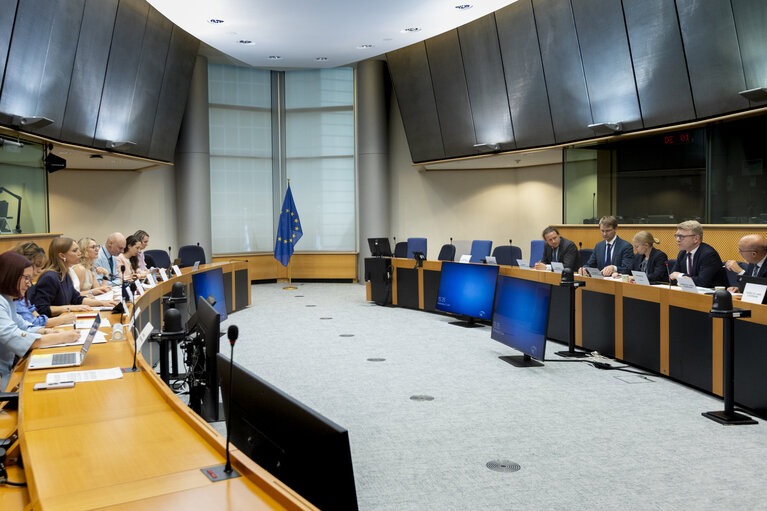 Photo 2: Danish Permanent Representative Carsten GRONBECH JENSEN meets with ECON Chair Aurore LALUCQ