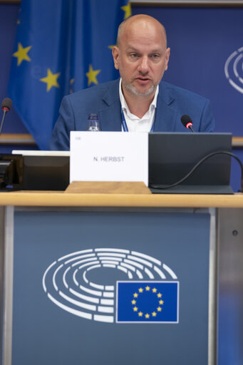 Foto 12: CONT - Public Hearing on Two Decades of progress: Evaluating the successes and lessons in implementing the EU budget from the Enlargements since 2004