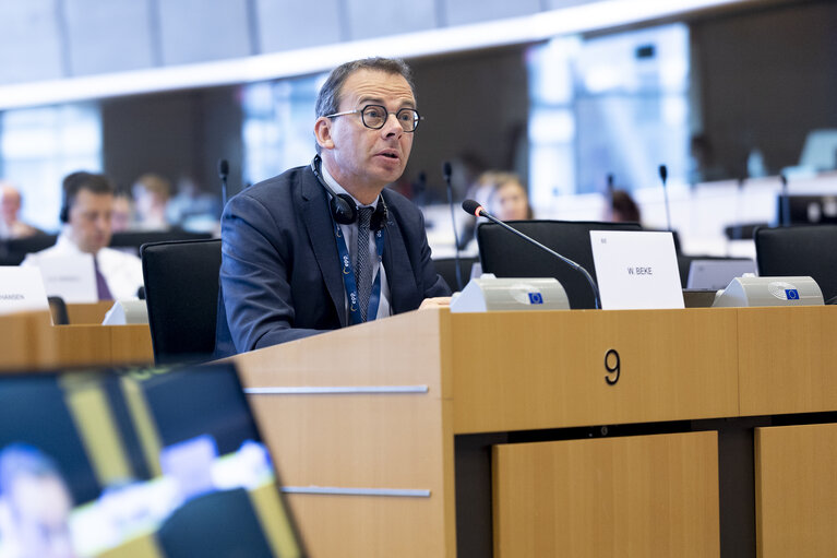 Photo 12: ITRE - Exchange of views with Andrius Kubilius, Commissioner for Defence and Space, on the Space Package and Defence Omnibus proposals
