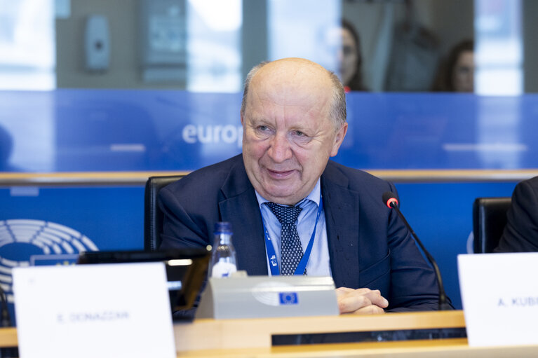 Photo 10: ITRE - Exchange of views with Andrius Kubilius, Commissioner for Defence and Space, on the Space Package and Defence Omnibus proposals