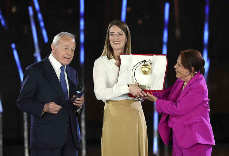 Roberta METSOLA, EP President receives the ‘Mela d’Oro’ award during the 37th Edition of the Marisa Bellisario Foundation Award Ceremony