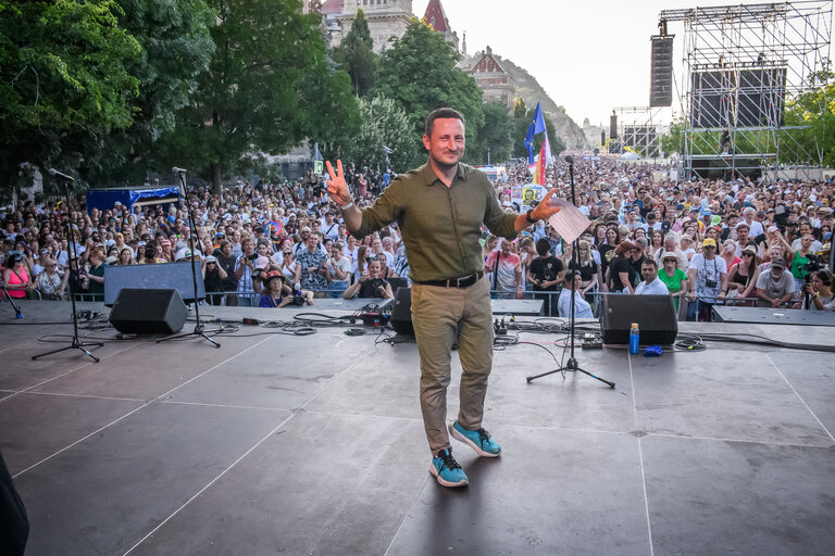 Budapest Pride March with the participation of Nicolae ȘTEFĂNUȚĂ, EP Vice President and EP Members