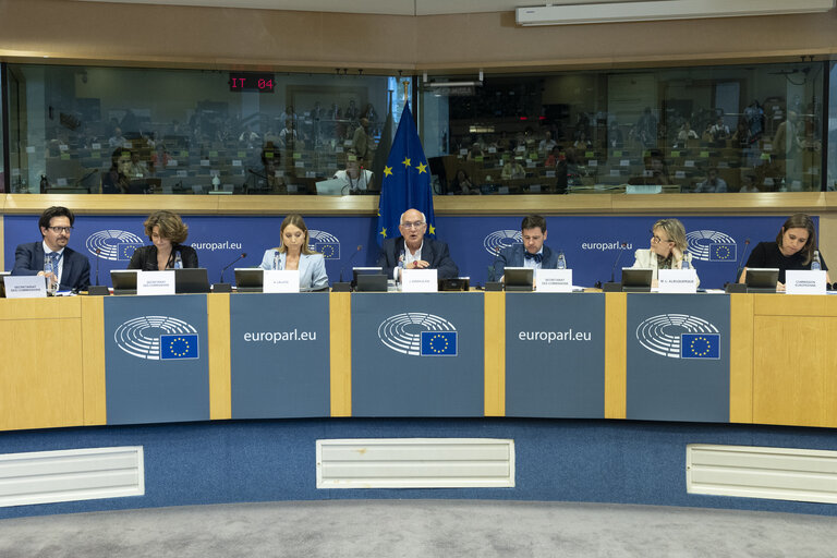 Fotografie 31: ECON LIBE - Scrutiny of delegated acts and implementing measures - Exchange of views with Maria Luís Albuquerque, Commissioner for Financial Services and the Savings and Investments Union