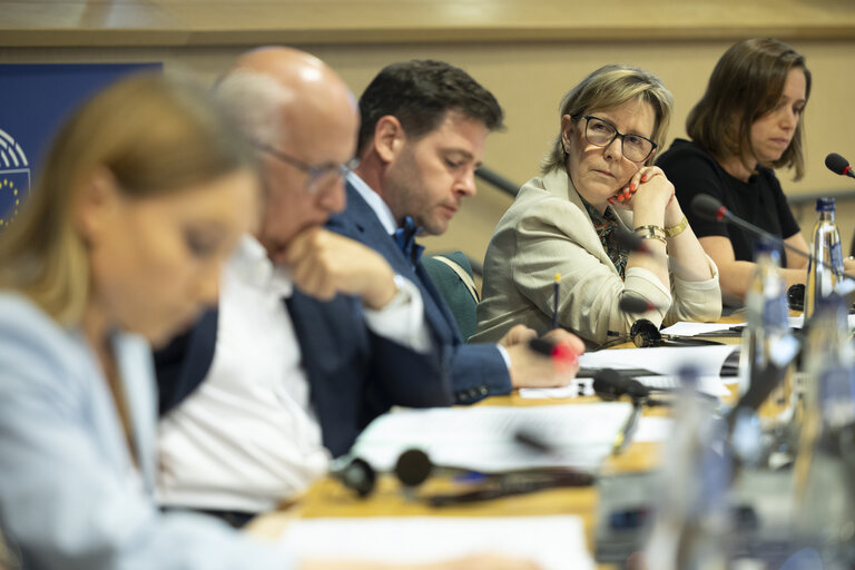 Fotografie 32: ECON LIBE - Scrutiny of delegated acts and implementing measures - Exchange of views with Maria Luís Albuquerque, Commissioner for Financial Services and the Savings and Investments Union