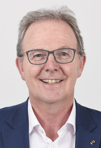 German MEPs official portraits - 10th Parliamentary term.