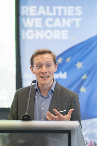 Foto 37: Invest in What Matter - Exchange of views on the EU long-term budget with the co-rapporteurs and presentation of the EP campaign