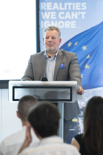 Foto 32: Invest in What Matter - Exchange of views on the EU long-term budget with the co-rapporteurs and presentation of the EP campaign
